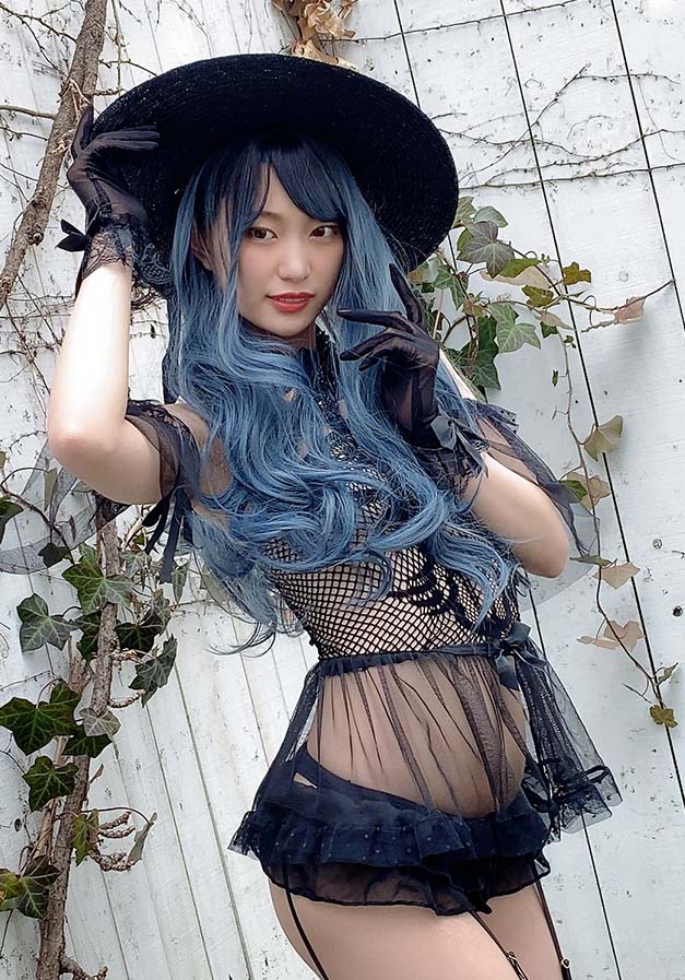 Akari Mitani